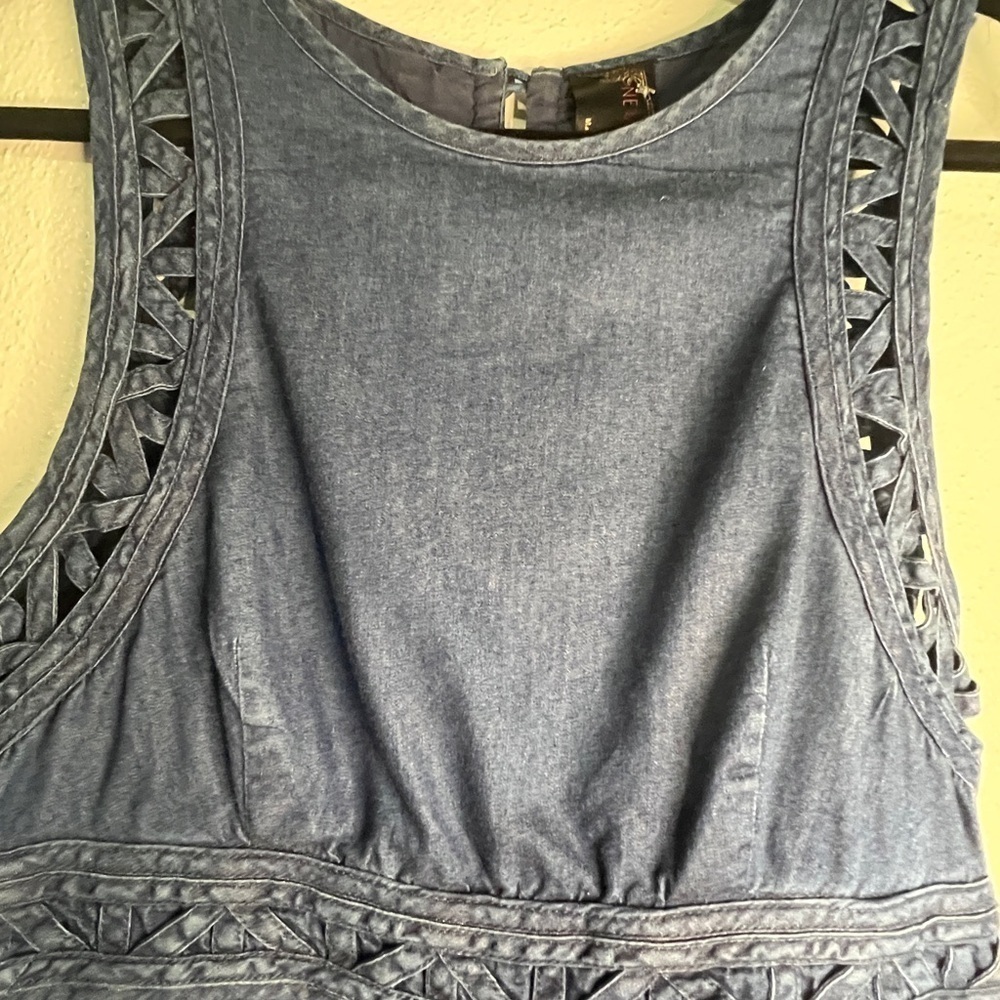 Free People (New Romantics) sleeveless denim dress. Sz 8. NWOT. - Picture 4 of 10